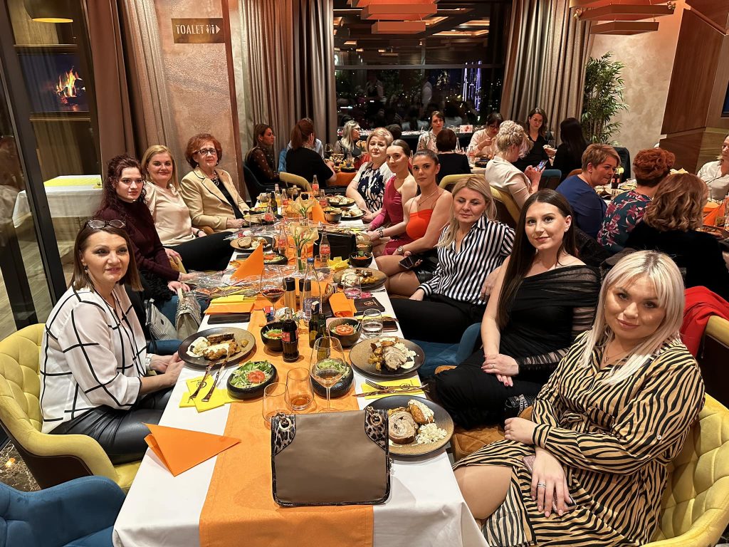 8. MART: Naše dame su uživale na proslavi 8. marta, a kako je to sve izgledalo pogledajte u galeriji slika